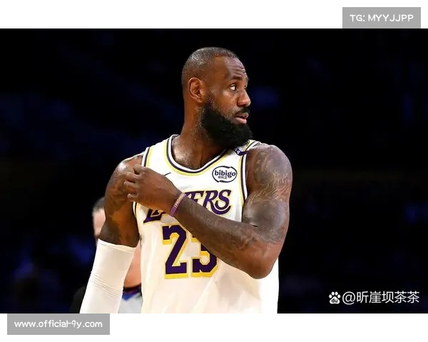 NBA常规赛湖人加时胜勇士，詹姆斯关键三分锁定胜局