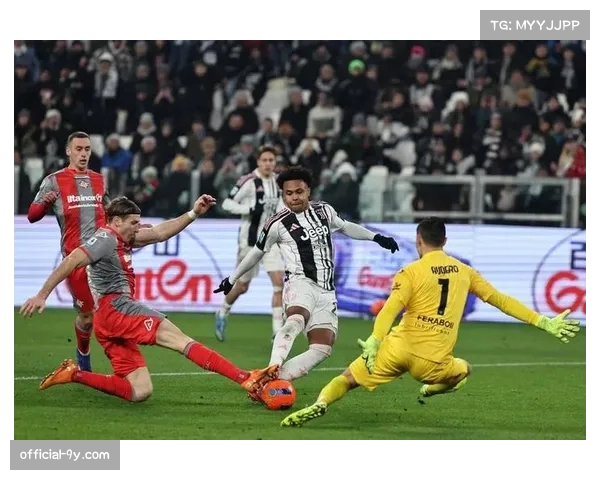 尤文图斯1-0小胜卡利亚里，制胜球来自角球进攻中后卫布雷默的头球。